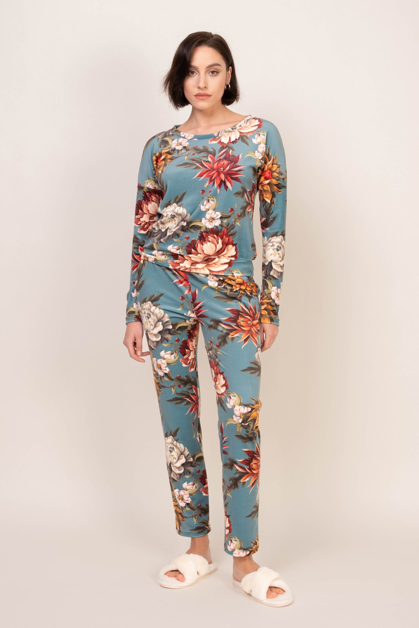 FLORAL IN BLOOM LONG SLEEVE CLASSIC LOUNGEWEAR