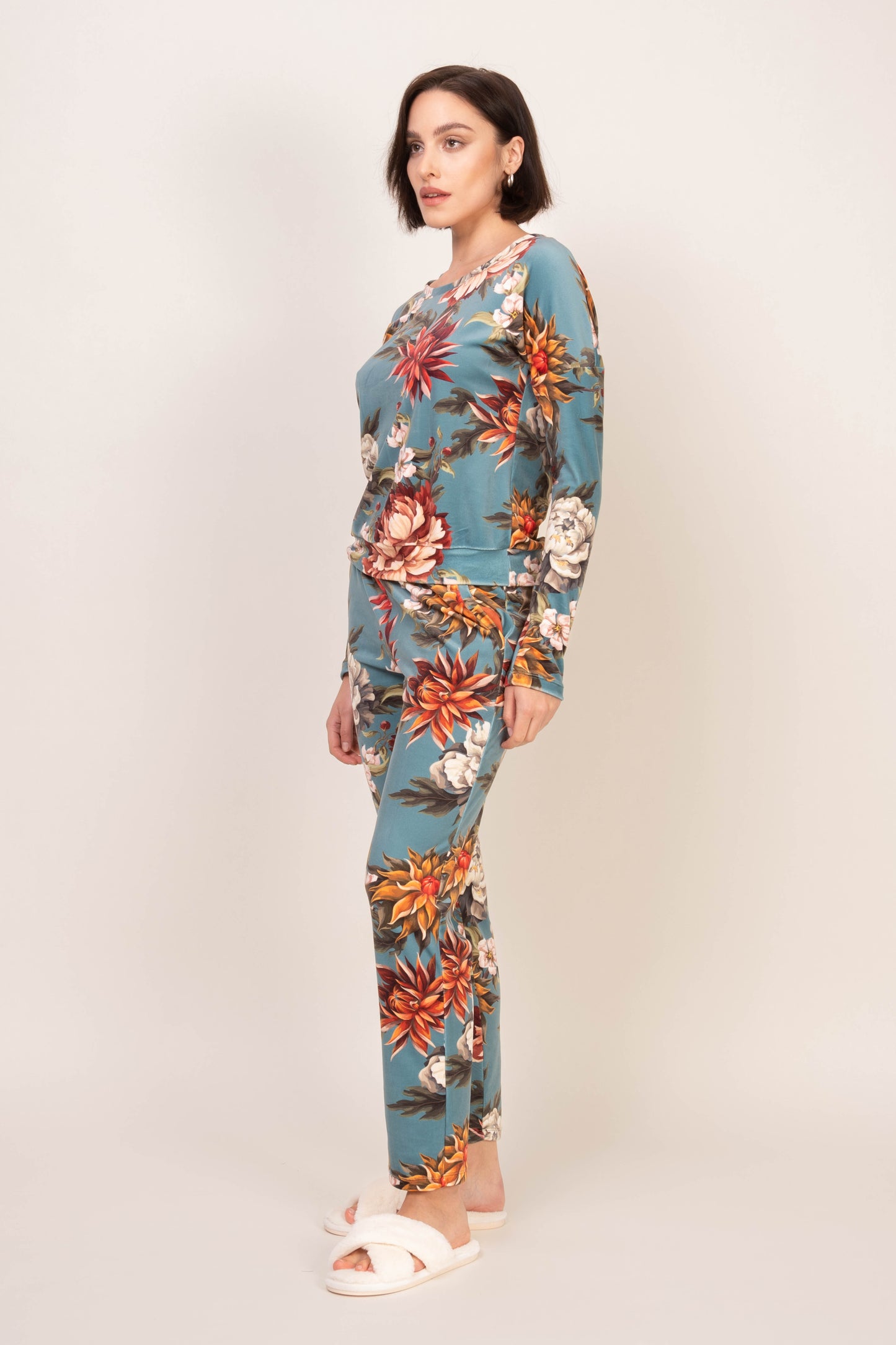 FLORAL IN BLOOM LONG SLEEVE CLASSIC LOUNGEWEAR